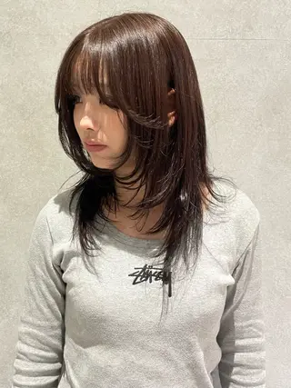 セミロング yumemiレイヤー ✴︎ 透明感カラーのヘアスタイル