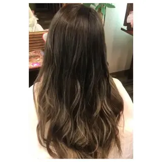 ロング カラー パーソナルカラー診断 できます　木曽　主博のヘアスタイル