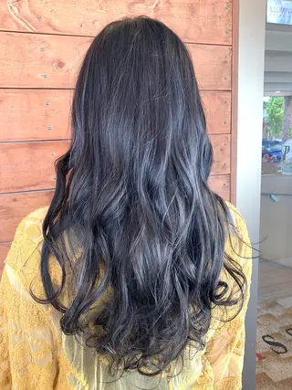 ロング 加藤 実穂のヘアスタイル