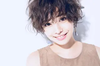 ショート パーマ Matie所属・🌈似合わせカラー 🌈もりななこ🧡のヘアスタイル