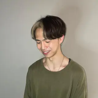 ショート カラー cinq PROJECT所属・ミルクティーベージュ /三村克彦のヘアスタイル