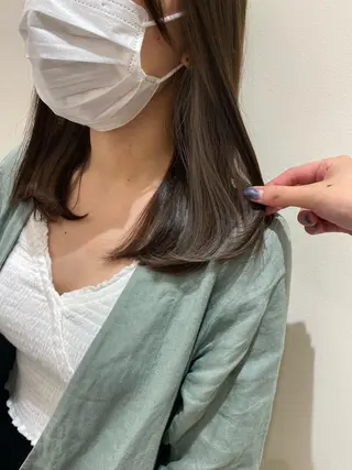 ミディアム カラー 細めハイライト🩶 ボブ/レイヤーカットのヘアスタイル