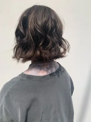 カラー 愛子 /ハイトーンのヘアスタイル