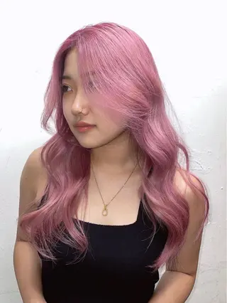 ロング カラー RINA ブリーチ / 海外レイヤーのヘアスタイル