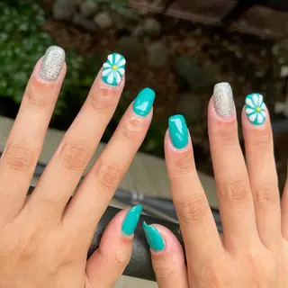 ネイル BINEL REINAのネイルデザイン