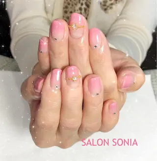 ネイル 小顔・毛穴・たるみ ネイル　似内真樹のエステ・リラクイメージ