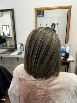 ミディアム apollo 横浜所属・横浜🦋ハイトーン 🫐耳つぼジュエリーのヘアスタイル