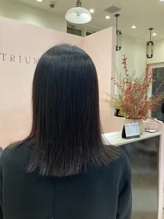 ミディアム カラー ショートカット／ 明千のヘアスタイル