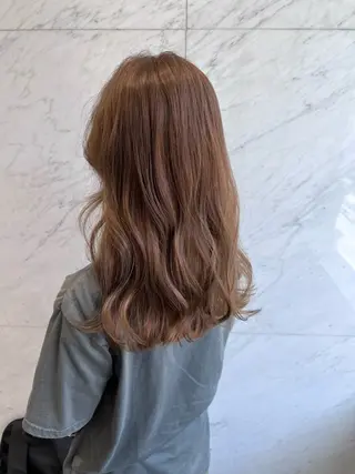 セミロング カラー Bei Licoldo.Atole  ベイリコルド アトリ所属・ブリーチ、縮毛 髪質改善　宮城一真のヘアスタイル