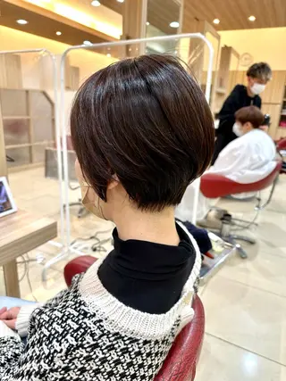 ショート カラー 小坂直輝【髪質改善・ 似合わせカット】のヘアスタイル