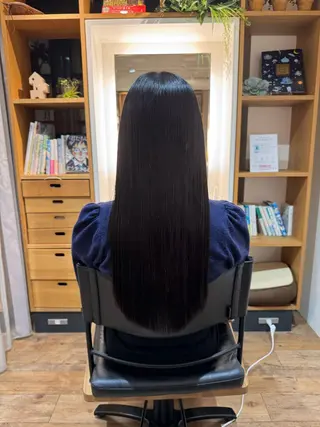 セミロング afloatkobe所属・美髪/髪質改善 川口凌弥のヘアスタイル