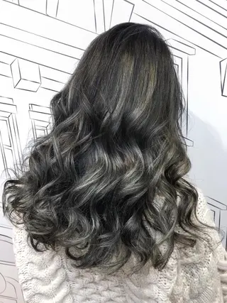 セミロング カラー レイヤー⭐️カラー ⭐️平川雅史のヘアスタイル