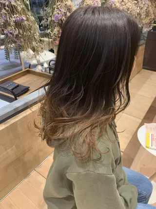 セミロング カラー 吉原 由菜のヘアスタイル