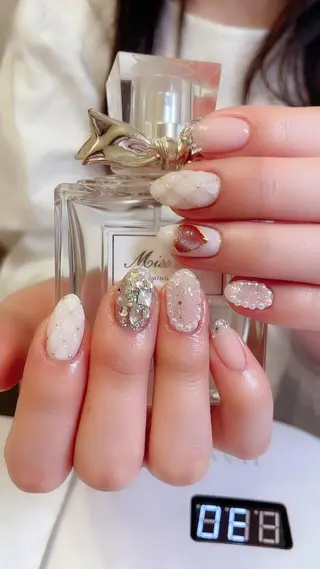 ミディアム カラー ネイル Petite Cannelle所属・Petite Cannelleのネイルデザイン