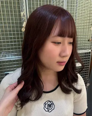 ミディアム カラー 高野 春菜のヘアスタイル