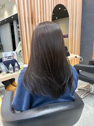 セミロング カラー Ella所属・nana【艶髪】/ レイヤー/縮毛矯正のヘアスタイル