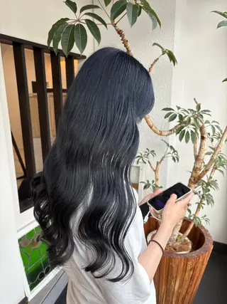 ロング カラー 黒川 綾音のヘアスタイル