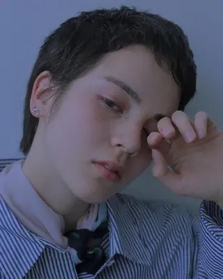 カラー 梅田ハイトーン チダ ヒナノのヘアスタイル