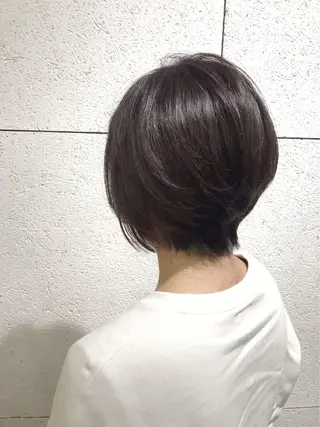 ショート カラー ネイル 中山 天地のヘアスタイル