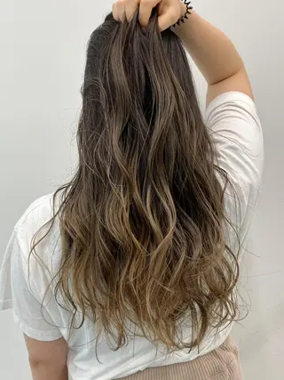 ミディアム 公式 Ease by amble luxeのヘアスタイル