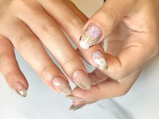 ミディアム ネイリスト シンのネイルデザイン