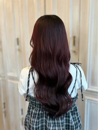 ロング オオムラ メイのヘアスタイル