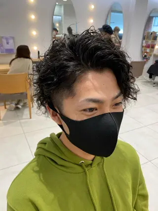 パーマ メンズ 🍀透明感抜群🍀/ ハイトーンカラーのヘアスタイル