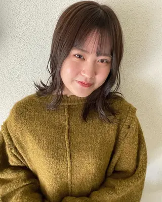 ミディアム カラー CARICIA 白木 由里加のヘアスタイル