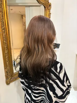 セミロング 🩶ハイトーン🖤 URARAのヘアスタイル