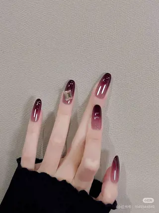 ネイル 高木 維麗絲のネイルデザイン