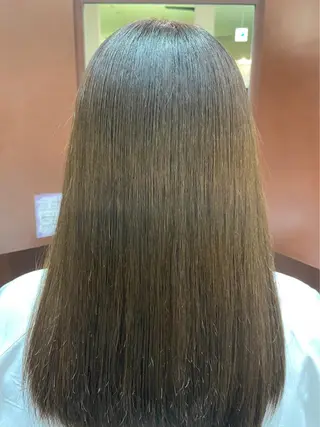 カラー cure所属・井上 真里奈のヘアスタイル