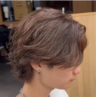 ショート カラー メンズ 岡村 真央のヘアスタイル