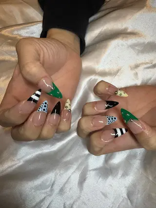 ネイル 濱岡 咲のネイルデザイン