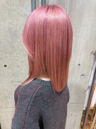 ミディアム カラー ワタナベ アオイのヘアスタイル