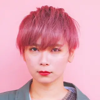 ショート カラー アブアイ所属・艶髪・酸性ストレート フリツのヘアスタイル