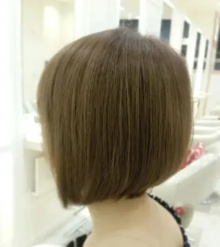 ショート カラー 須賀 一美のヘアスタイル