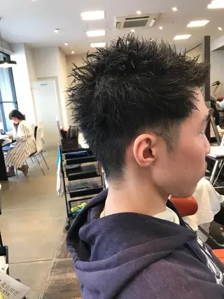 ショート メンズ デザインカラー🌈 高木リョウのヘアスタイル