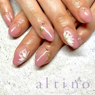 ネイル nail atelier new moon所属・森 貴子のネイルデザイン