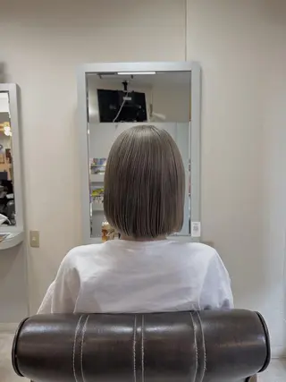 ショート カラー 秋津 琉花のヘアスタイル