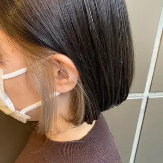 カラー 松岡 知のヘアスタイル