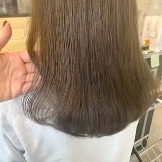 セミロング カラー スナコザワ レナのヘアスタイル