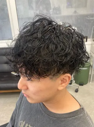 ミディアム パーマ メンズ 深堀 勇弥のヘアスタイル
