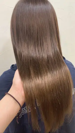 ロング ウルフ/センタ- パート【ナナミ】のヘアスタイル