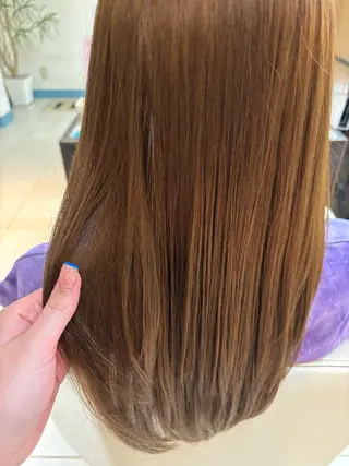 ロング カラー 伊藤 杏奈のヘアスタイル