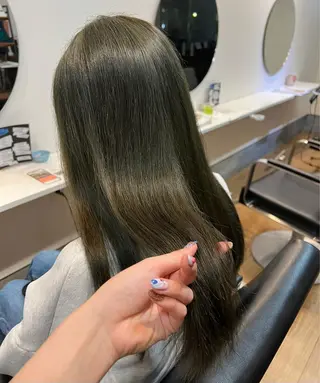 カラー イシイ ハルナ 🤍のヘアスタイル
