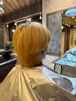 カラー 菅原 詩月のヘアスタイル