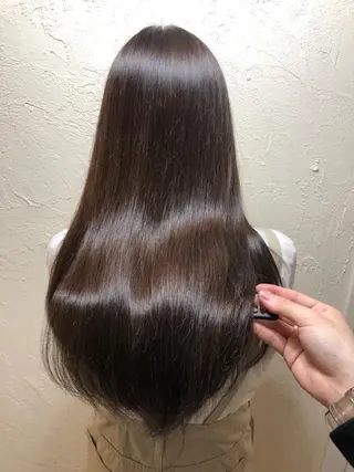 ロング 艶カラー🩵💛 NANAのヘアスタイル