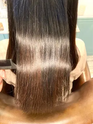 ロング 岩谷 愛依のヘアスタイル