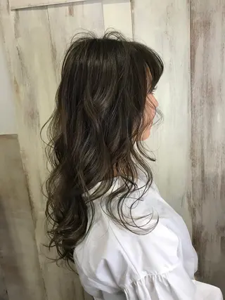 ロング カラー 丸山 史香のヘアスタイル