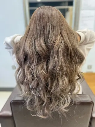 ロング カラー Crescere所属・小島 凜のヘアスタイル